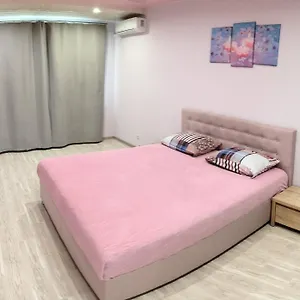 Апартаменты Near Metro Pozniaky, Киев
